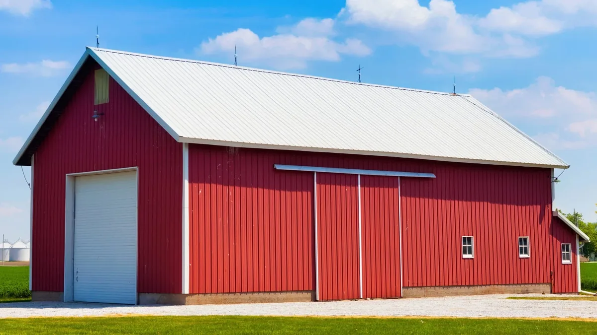 Buck Steel metal barns and farm buildings